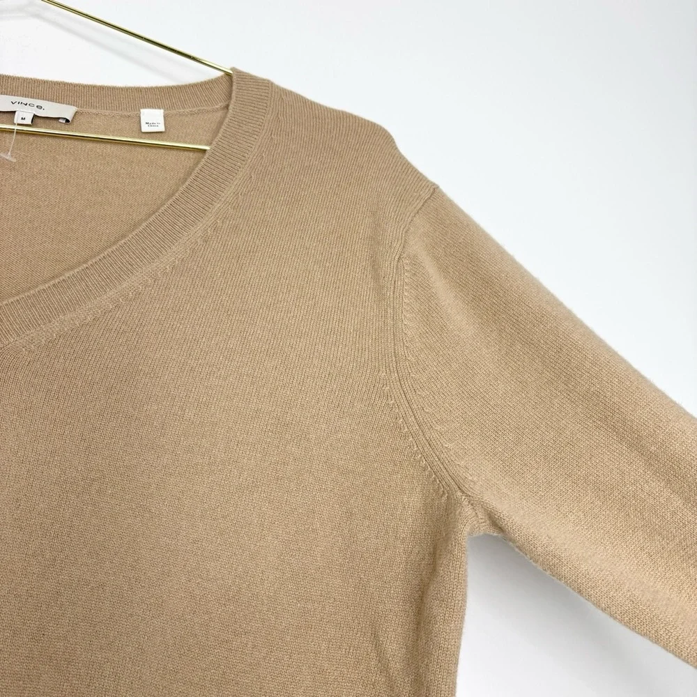 Vince Weekend V-Neck Cashmere Pullover Camel Size Medium 100% Cashmere
